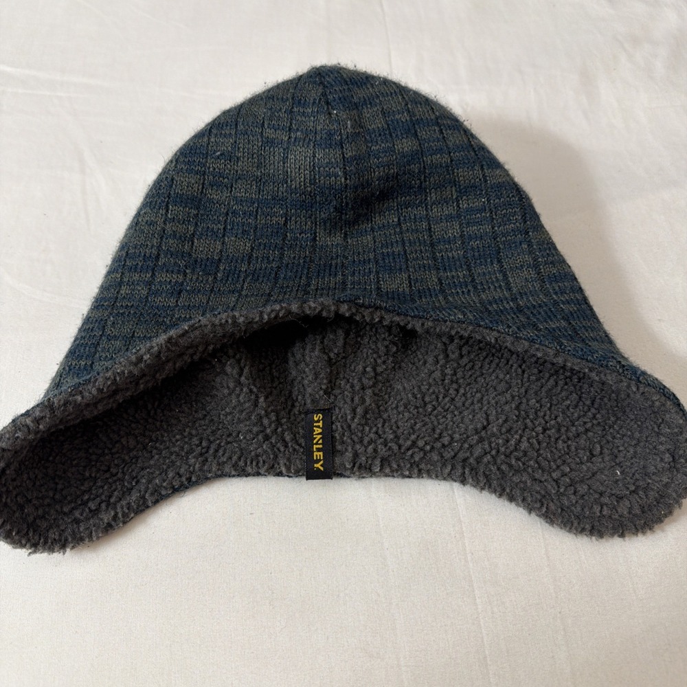 Stanley Cuffed Beanie Hat Black/Gray One Size‎ Fits Most Comfy Warm Gently Used